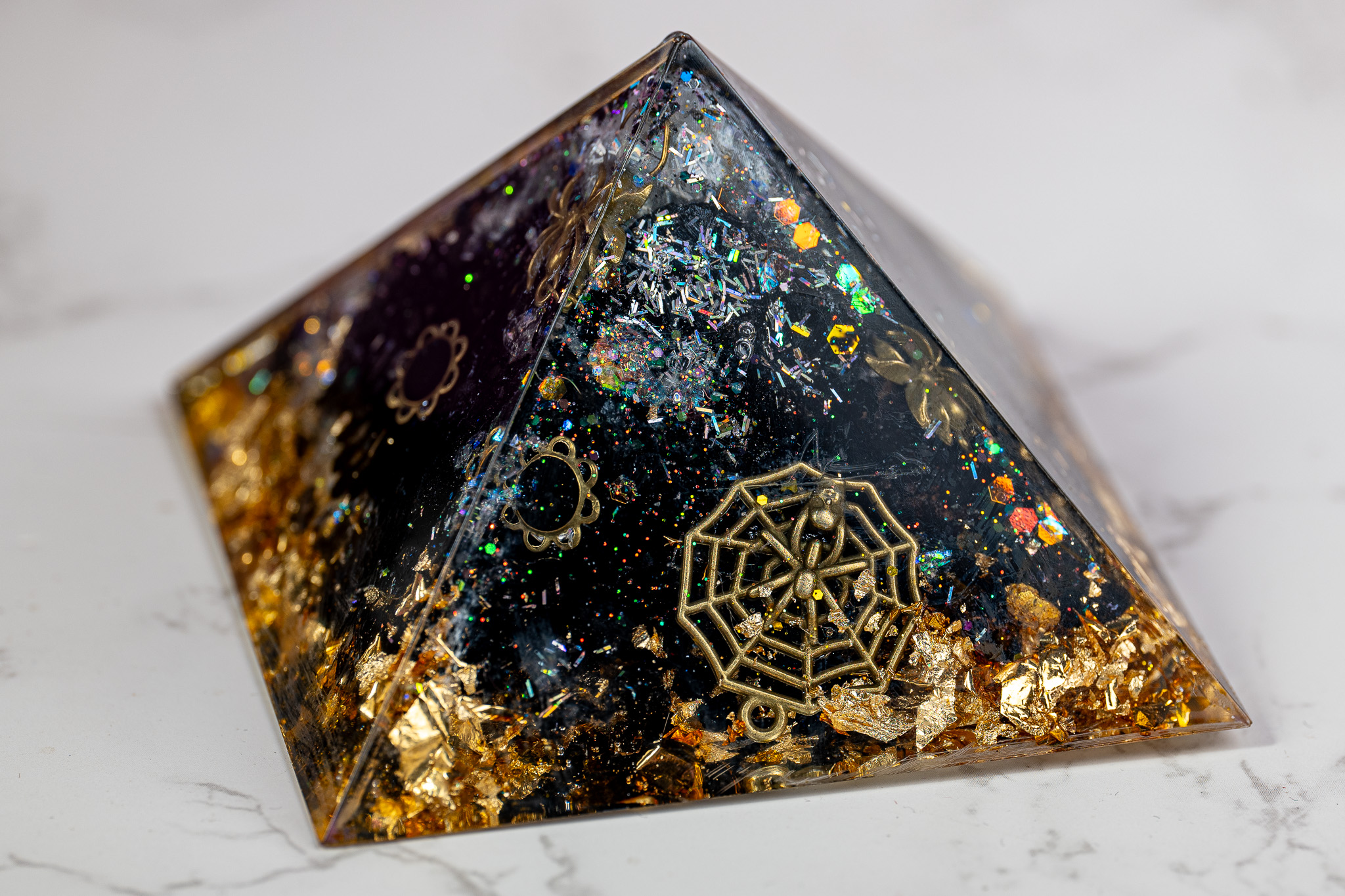 Die goldene Spinne der Unterwelt - Pyramide